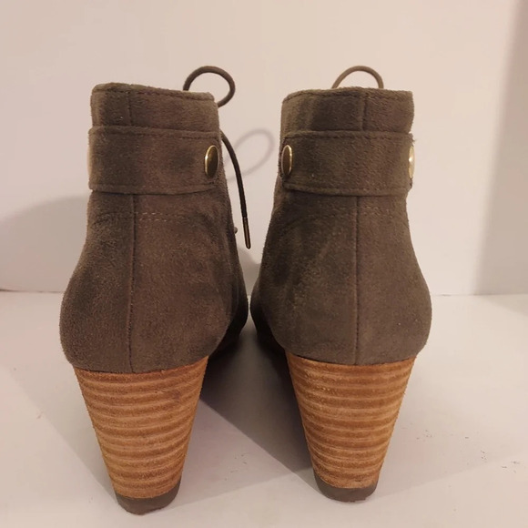 Dr. Scholl's Shoes Olive Green Microfiber Conquer Ankle Booties in Size 7.5M - Picture 3 of 11